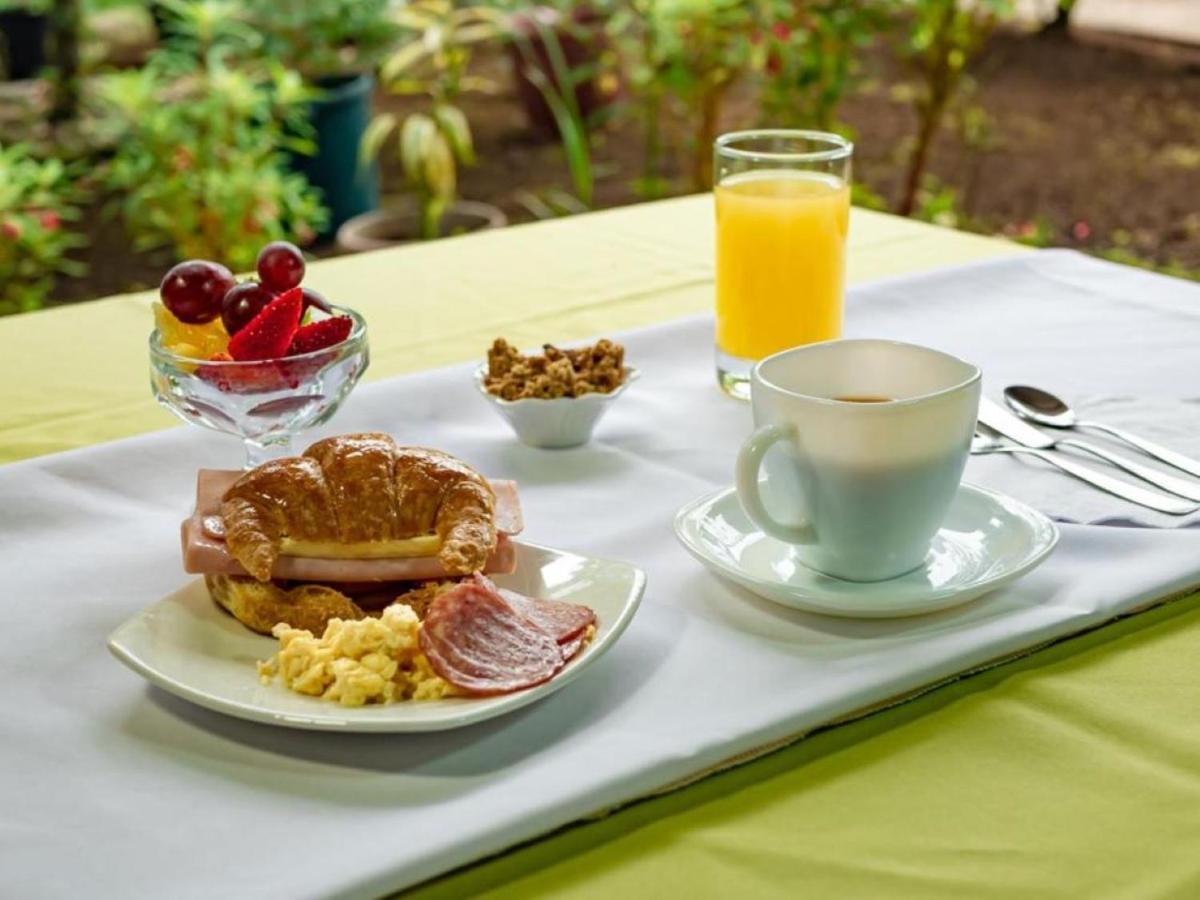 Hotel Twin Galapagos ปูแอร์โตอาโยรา ภายนอก รูปภาพ