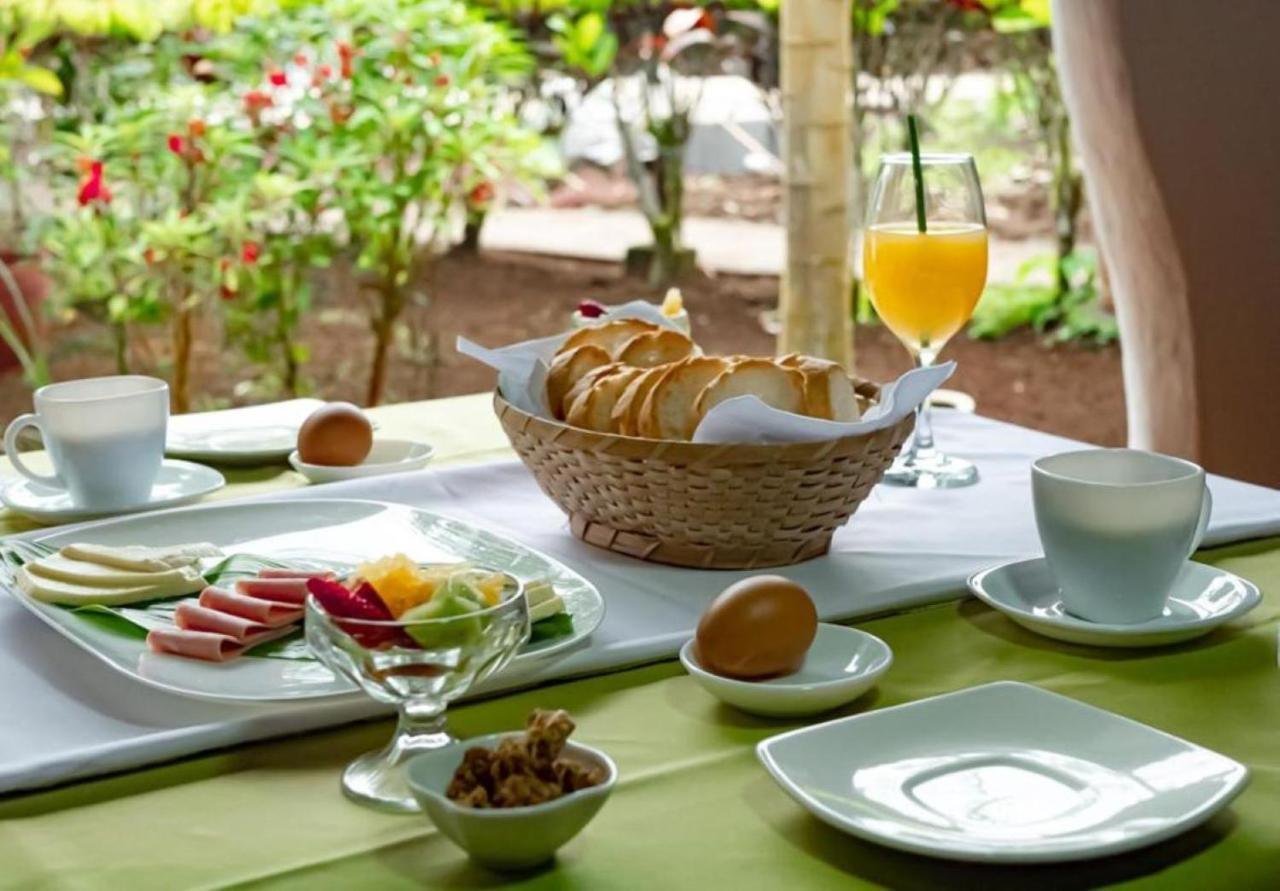 Hotel Twin Galapagos ปูแอร์โตอาโยรา ภายนอก รูปภาพ