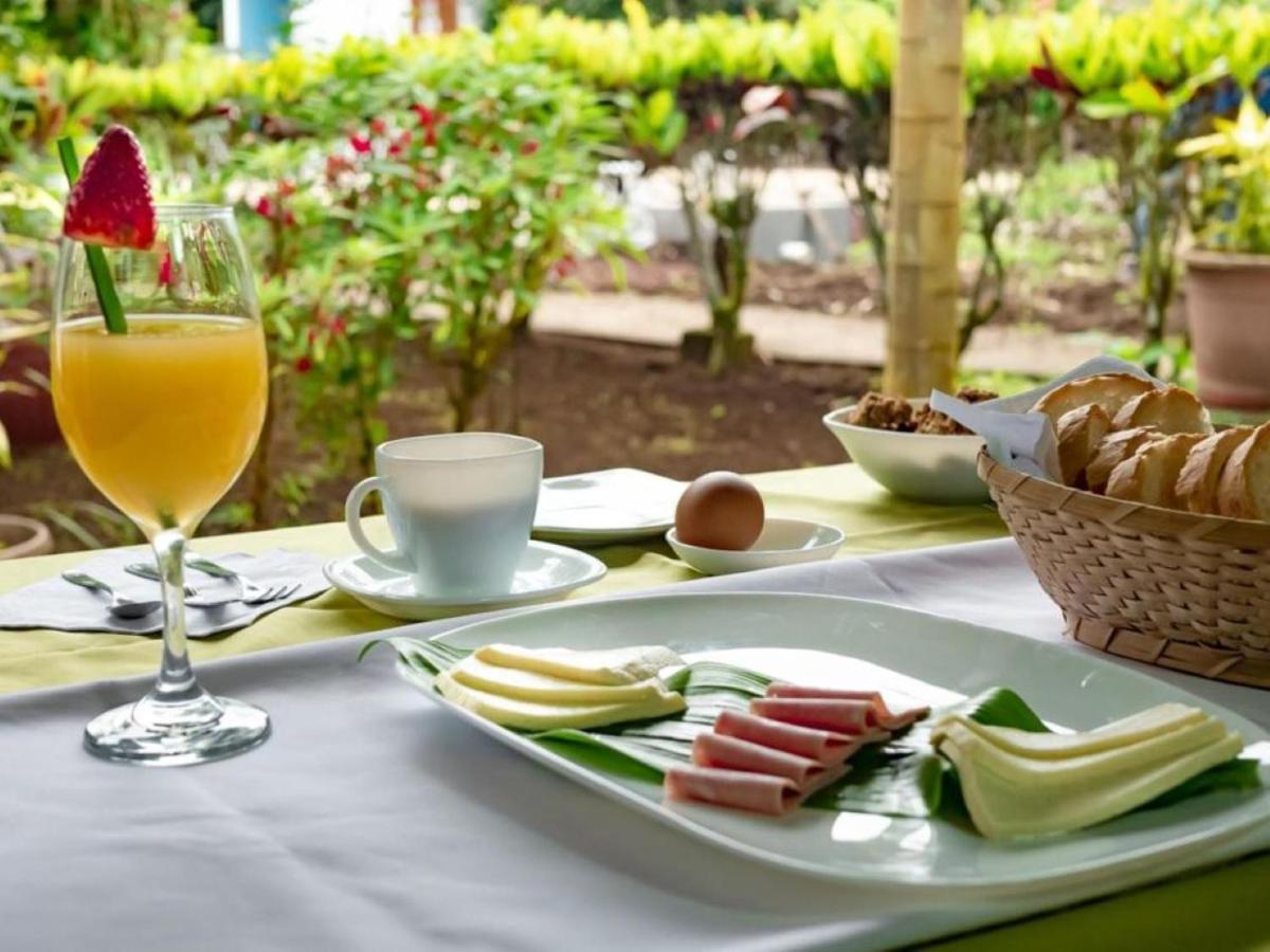 Hotel Twin Galapagos ปูแอร์โตอาโยรา ภายนอก รูปภาพ