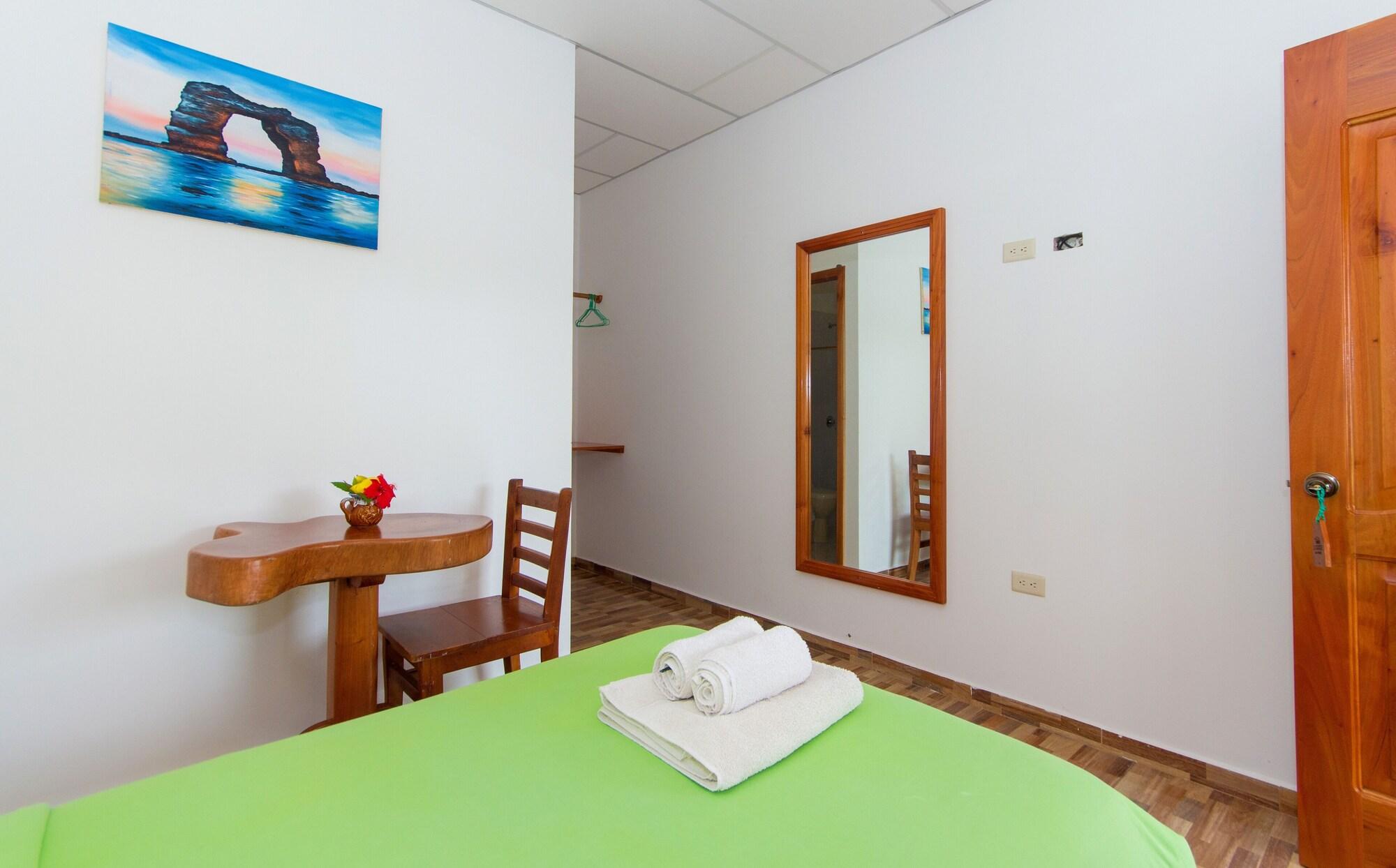 Hotel Twin Galapagos ปูแอร์โตอาโยรา ภายนอก รูปภาพ