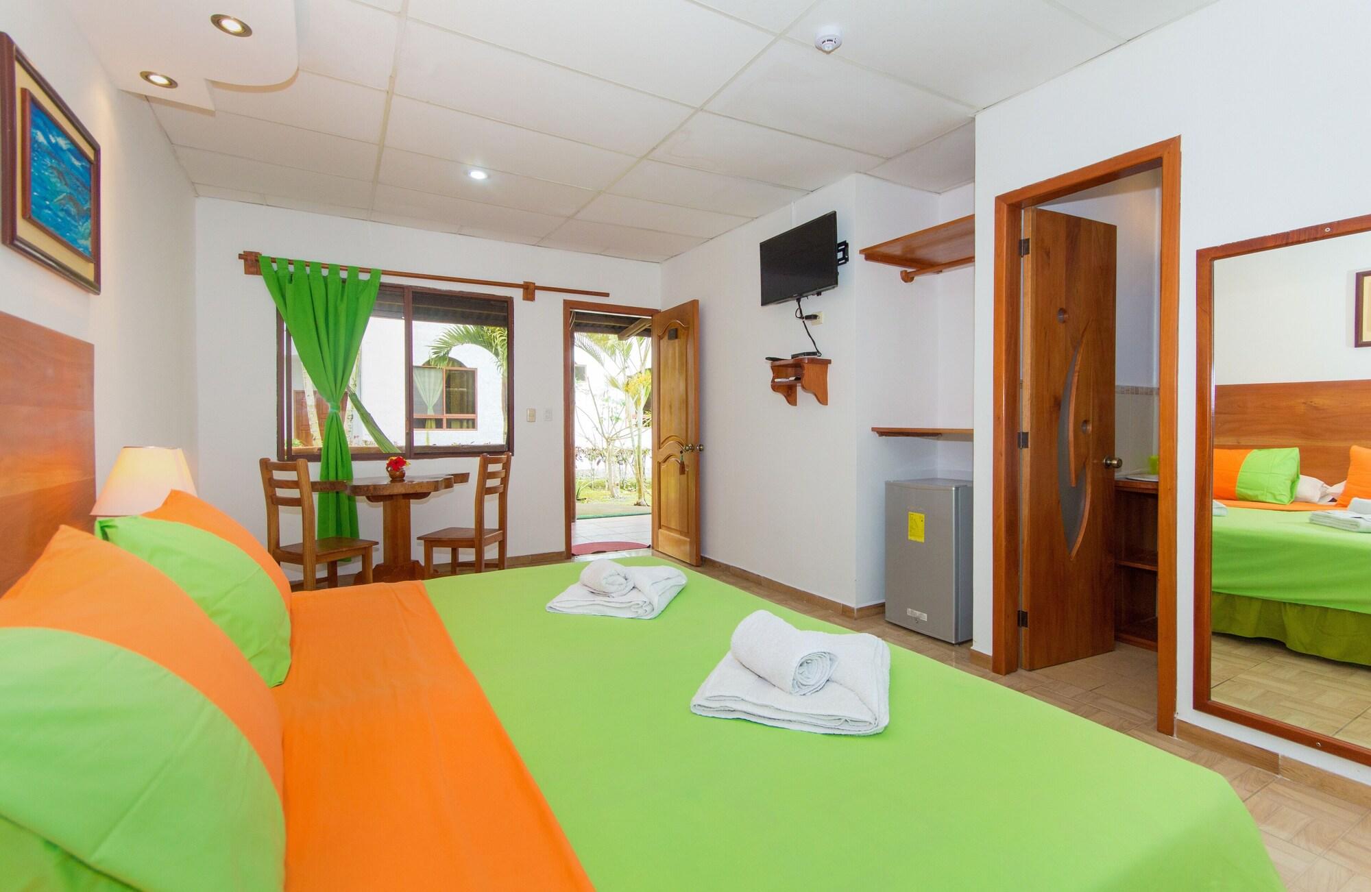 Hotel Twin Galapagos ปูแอร์โตอาโยรา ภายนอก รูปภาพ