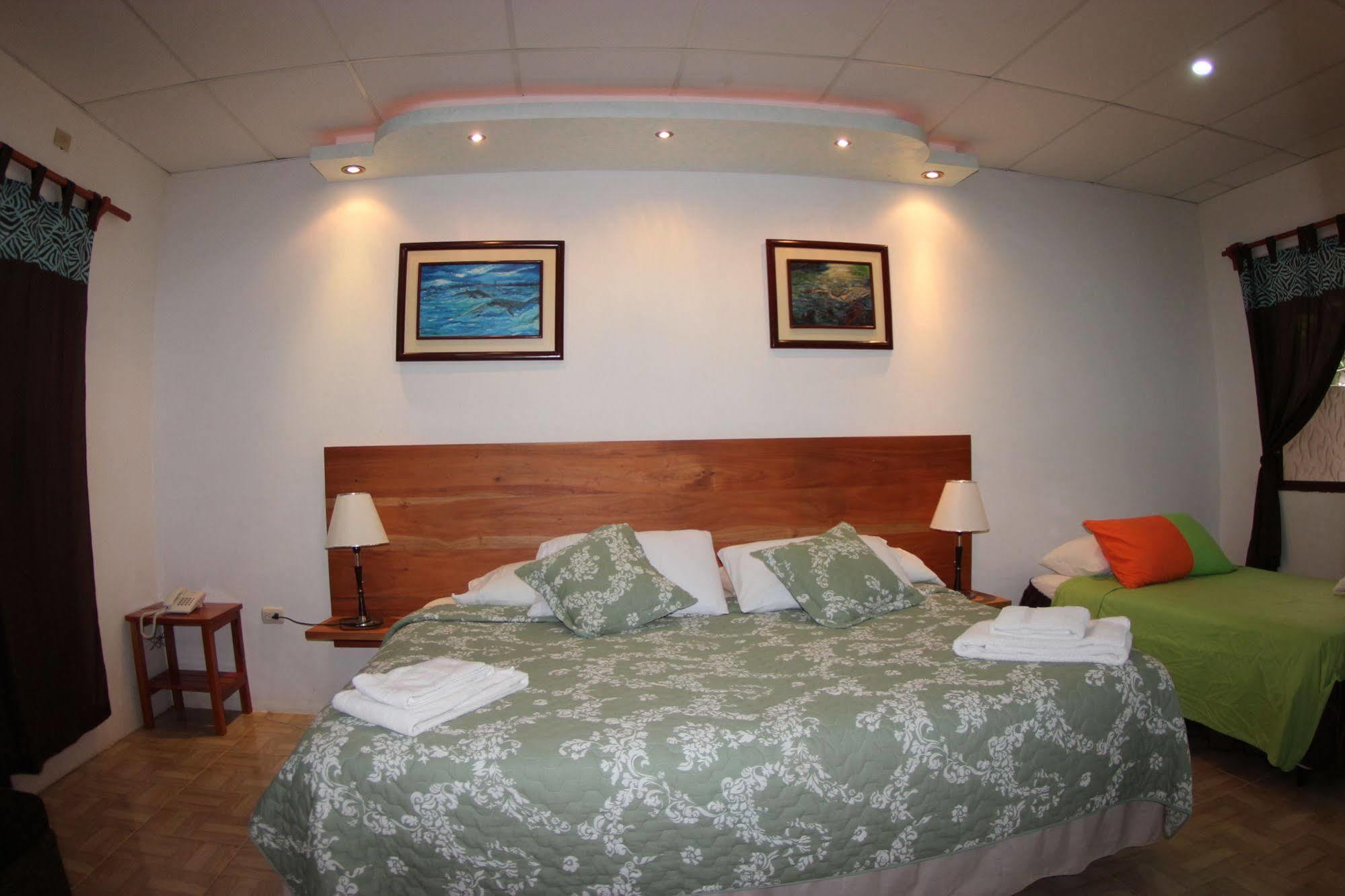 Hotel Twin Galapagos ปูแอร์โตอาโยรา ภายนอก รูปภาพ