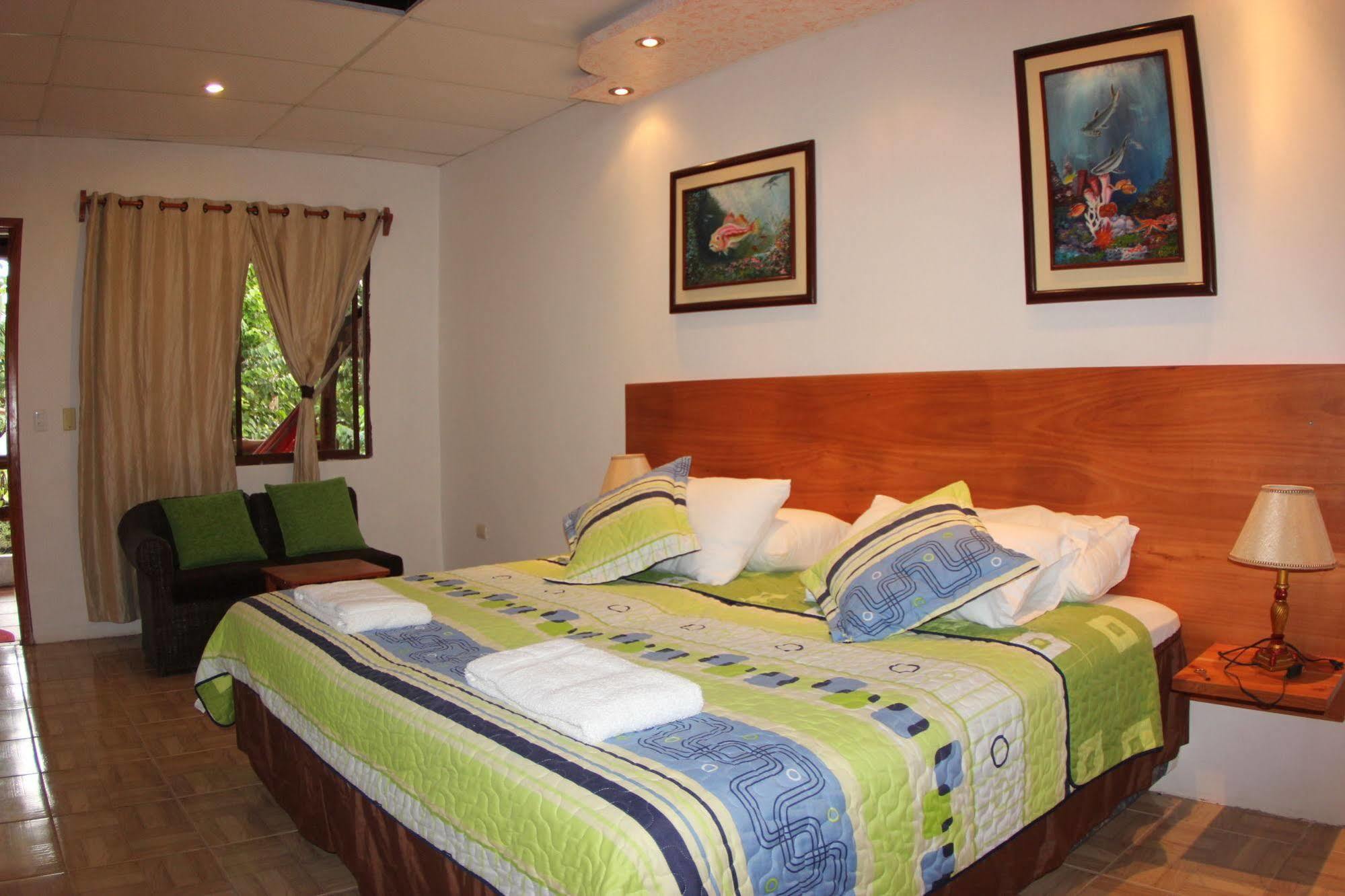 Hotel Twin Galapagos ปูแอร์โตอาโยรา ภายนอก รูปภาพ