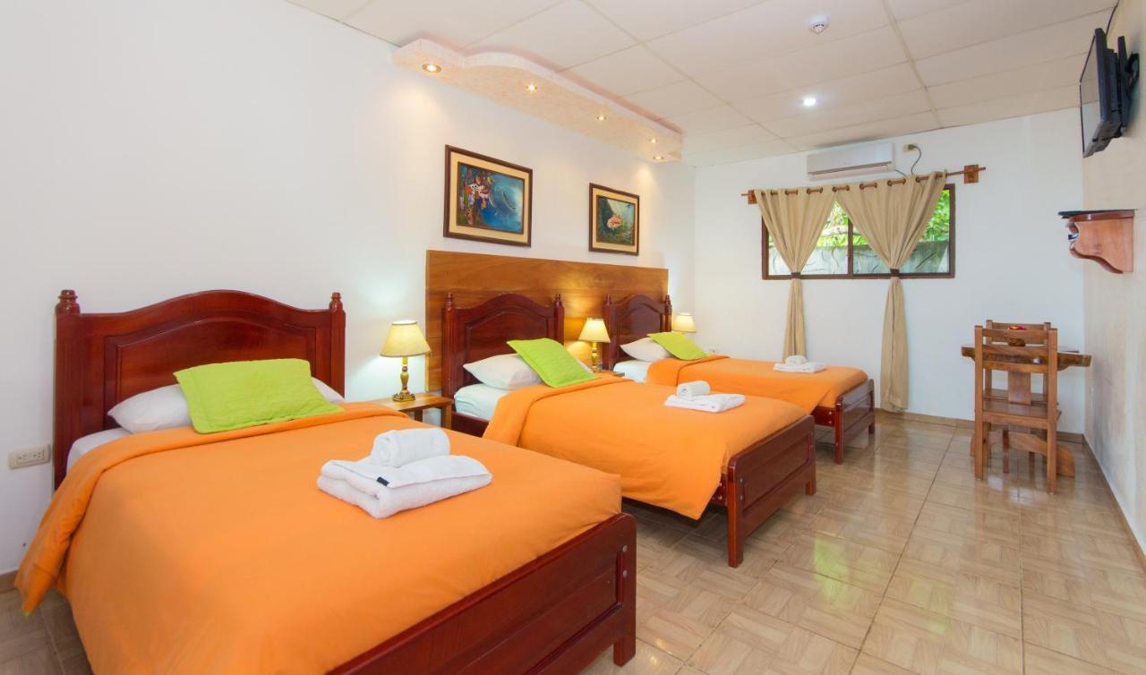 Hotel Twin Galapagos ปูแอร์โตอาโยรา ภายนอก รูปภาพ
